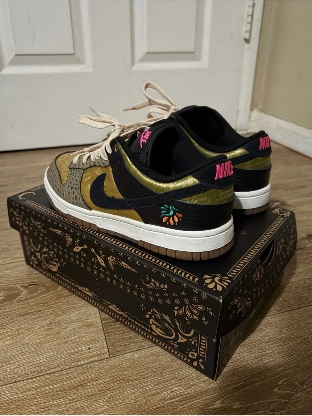 Nike Dunk Low PRM Black Metallic Gold Dia De Muertas 6.5